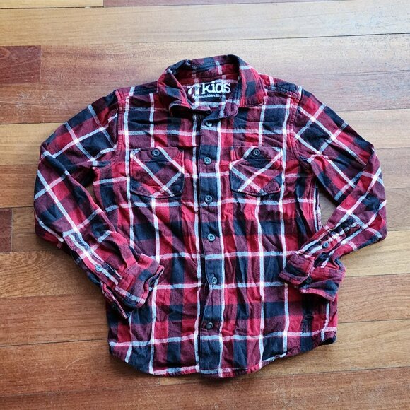 77kids By American Eagle Red/Black Plaid Flannel Button Down Shirt Size Medium - Picture 2 of 11